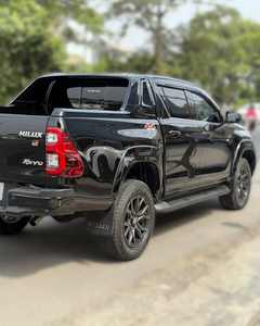 Toyota Hilux Revo 2024, Camioneta con Volante a la Derecha, Motor Diésel Turbo, Caja de Cambios Automática/Manual, Asientos de Cuero, ACURA WISH R18 R20 - Product Image 3