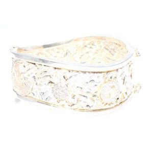 สร้อยข้อมือเทนนิสเงินแท้ 925 ประดับด้วยหิน รุ่น Wrinkle ดีไซน์ทันสมัย - Product Image 4