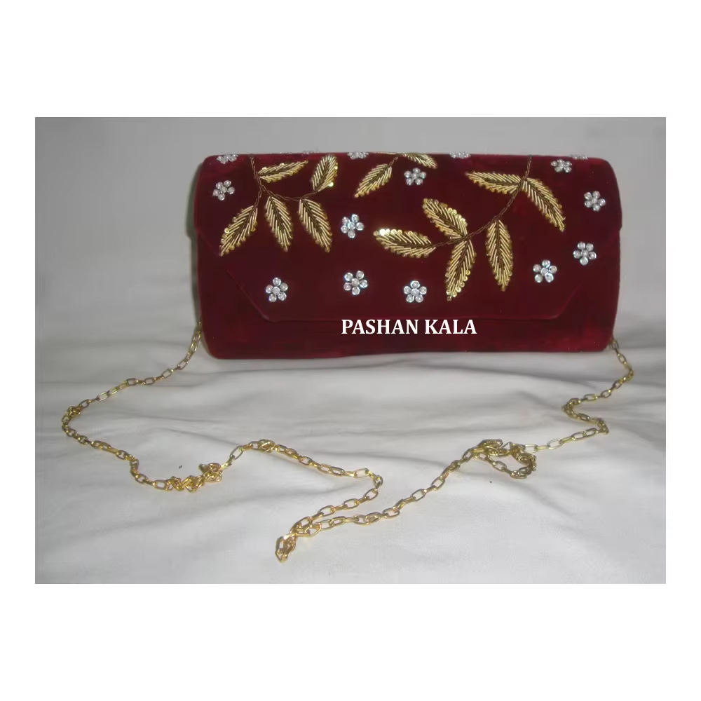 สีน้ำตาลแดง