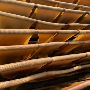 Feuilles fumées côtelées en caoutchouc naturel d'origine vietnamienne de haute qualité RSS3 pour la fabrication de bandes de pneus et de chaussures - Product Image 1