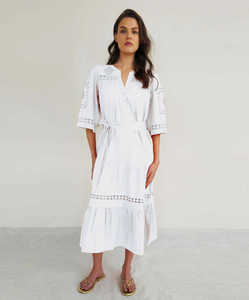 Vestido de Biarritz, epítome de la sofisticación sin esfuerzo Elaborado a partir de popelina de algodón crujiente transpirable con características intrincadas refinadas - Product Image 4