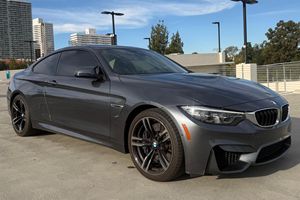 BMW M4 Coupé 2018 Usado, 38000 Millas, Motor de 6 Cilindros con Doble Turbo, Proveniente de un Clima Cálido - Product Image 2