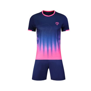 Conjunto de Camiseta y Pantalones Cortos de Fútbol Sublimados de Talla Grande con Logotipo Personalizado, 100% Poliéster, de Alta Calidad y Secado Rápido - Product Image 2