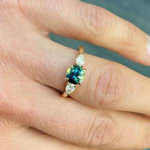 Anillo de Compromiso y Boda Minimalista de Plata de Ley 925 Maciza con Baño de Oro de 18K y Circonita Ovalada, Clásico para Mujer, Venta al por Mayor - Product Image 5