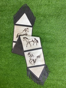 OEM best-seller Décor de table pour maison hôtel et bar Chemin de table Lavage à l'acide Cheveux Cuir Décor Chemin de table Modèles multiples disponibles - Product Image 4