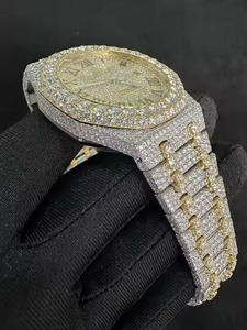 Nouvel Arrivage Montre en diamant moissanite bicolore entièrement glacée de qualité supérieure Cadran romain élégant en acier inoxydable de haute qualité - Product Image 2