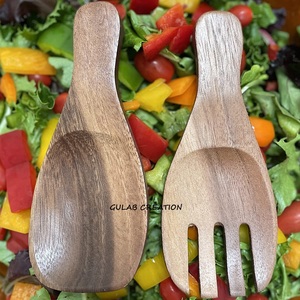 Mains à salade en bois d'acacia artisanales Serveurs à griffes en bois écologiques pour lancer et servir des salades, des fruits et des pâtes - Product Image 4