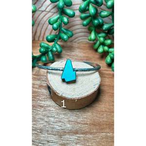 Bracelet manchette tendance Donovan Skeets Kingman en turquoise et argent sterling - Product Image 1
