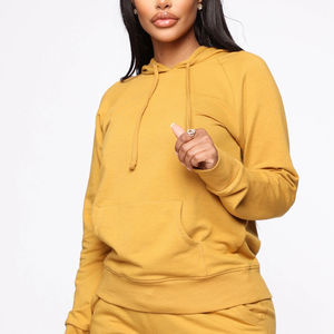 Conjunto Deportivo Personalizado con Cremallera, Diseño de Líneas, Sudadera y Pantalones Deportivos para Mujer - Product Image 3