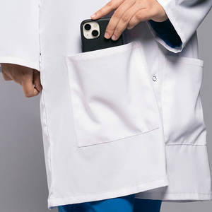 เสื้อกาวน์สำหรับห้องปฏิบัติการที่ผลิตจากวัสดุที่ดูแลรักษาง่าย คุณภาพเชื่อถือได้ พร้อมการตัดเย็บที่สวมใส่สบายและทนทาน - Product Image 3