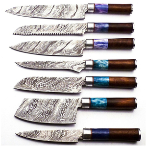 Ensemble de couteaux de chef en acier Damas durable, fabriqué à la main, avec manches en bois, design ambidextre, ensemble de cinq pièces pour la cuisine à domicile - Product Image 3