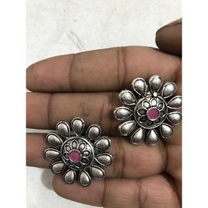 Boucles d'oreilles en cuivre plaqué or rhodié avec pierre unique oxydée, motif unique, symbole chrétien, pour mariage et fiançailles - Product Image 3