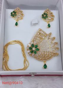 ชุดสร้อยคอและต่างหูสำหรับผู้หญิงที่ไร้กาลเวลาเหมาะสำหรับงานแต่งงานฟังก์ชั่นแบบดั้งเดิมสวมใส่ตามเทศกาลและงานปาร์ตี้ที่หรูหรา - Product Image 4