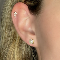 Boucles d'oreilles clous en or jaune faites à la main avec perles d'eau douce, sertissage clos, bijoux fins tendance pour femme, usage quotidien ES JJ BRAVO