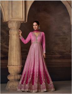 Vestido Chinon de Diseñador con Dupatta, Catálogo Completo Disponible a Precio de Mayoreo, Colección Premium para Bodas. - Product Image 4