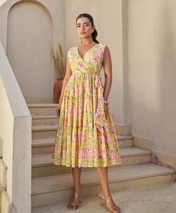 Robe d'été indienne pour femmes, en coton doux, imprimé floral, faite à la main, style indien, longueur genou, cadeau personnalisé - Product Image 3