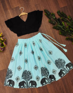 Shoryam - Lehenga Choli Azul Cielo de Georgette para Niñas, Blusa con Volantes en Capas Negra, Traje Tradicional para Fiesta de Elefantes - Product Image 3