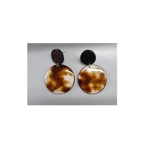 Boucles d'oreilles en résine époxy de haute qualité, couleur antique, design standard, boucles d'oreilles en résine époxy, look vintage - Product Image 1