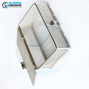 Panier en maille métallique en acier inoxydable de qualité hospitalière avec couvercle verrouillable, durable et réutilisable pour une stérilisation efficace et le stockage d'instruments chirurgicaux - Product Image 4