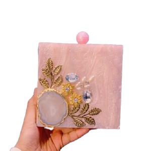 กระเป๋าคลัทช์ทำด้วยมือสุดหรูพร้อมผิวหินอ่อนอะคริลิคและเคสแข็งดีไซน์สำหรับงานปาร์ตี้งานแต่งงานและชุดราตรี - Product Image 4