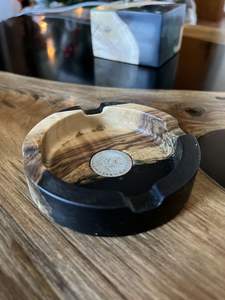 Cendrier moderne portable intérieur et extérieur avec logo personnalisé Cendrier en bois en résine époxy décoratif JOINT COUSTEM Design - Product Image 2