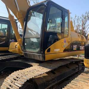 Pelle hydraulique sur chenilles Caterpillar 320lc d'occasion avec moteur et boîte de vitesses, en excellent état, poids en ordre de marche de 22 tonnes - Product Image 2