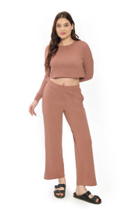 Cómodo conjunto de mezcla de poliéster para mujer con Top de manga larga de cuello redondo de punto y traje informal de pantalón para suministro a granel - Product Image 2