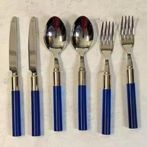 Ensemble de couverts en résine violette de qualité supérieure pour une salle à manger chic, une cuisine moderne et une décoration de table - Product Image 2