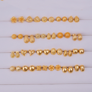 Pendientes de tuerca de corazón hinchado minimalistas chapados en oro, joyería de uso diario romántica de moda, regalo de joyería hipoalergénica - Product Image 6