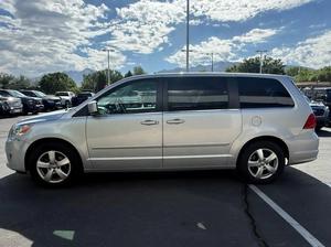 Volkswagen Routan SE 2010 Usado, Tracción Delantera, Transmisión Automática de 6 Velocidades, Hatchback - Product Image 3