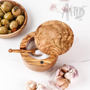 Salero de madera de olivo hecho a mano con cuchara de madera - Product Image 4