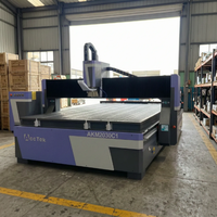Machine de fraisage CNC à changement d'outil automatique AKM2030C pour le travail du bois, configurations personnalisables, fourniture directe d'usine, service fiable
