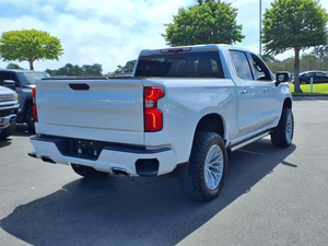 Chevrolet Silverado 1500 High Country Crew Cab AWD 2024 Usado en Excelente Estado, Volante a la Izquierda, Interior Oscuro, Asientos de Cuero, Control de Crucero Adaptativo, R19 - Product Image 6