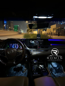 Lexus LS Sedán Negro Usado, Vehículo de Pasajeros de Lujo a Gasolina, Pantalla Nocturna - Product Image 3