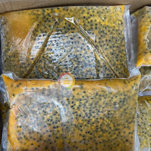 Pulpe de fruit de la passion congelée IQF de haute qualité, purée de fruits du Vietnam aigre-douce Service OEM disponible en vrac Options d'emballage sous vide - Product Image 4
