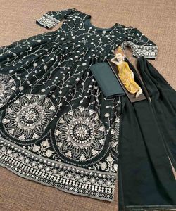 Robe de mariée en Georgette lourde et exclusive avec broderie et sequins, avec bas de robe et dupatta, prix de gros, vêtement ethnique, vêtement de Surat, Gharara - Product Image 2