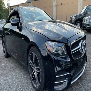 Mercedes E53 4matic Coupé 2019, couleur extérieure noire, couleur intérieure noire, consommation de carburant 21 km/l en ville / 28 km/l en route, moteur 3.0L V-6 hybride - Product Image 1