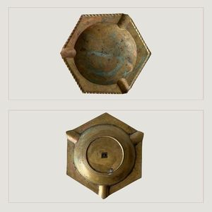 Cenicero de latón de lujo con bordes tallados únicos diseñados para un atractivo estético y una presentación de calidad superior - Product Image 6