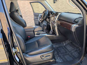 Auto Usado de Calidad a Precio Accesible, Toyota 4Runner 2019, Volante a la Izquierda - Product Image 2