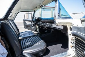 Ford Thunderbird 1957 d'occasion en excellent état, prêt à être expédié - Product Image 3