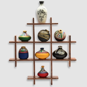 8 pots en terre cuite peints à la main avec cadre en bois de sheesham Tenture murale en bois artisanal Décoration murale en bois Design artistique pour la maison - Product Image 4