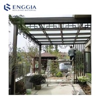 Véranda triangulaire moderne en aluminium sur mesure pour jardin, avec isolation en verre double trempé, pour usage extérieur hôtelier
