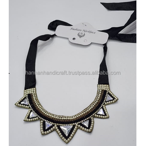 Collier avec pendentif en perles de résine de marque, design perlé toutes couleurs, en provenance d'Inde, pour les mariages et les cadeaux, avec diamant comme pierre principale - Product Image 4