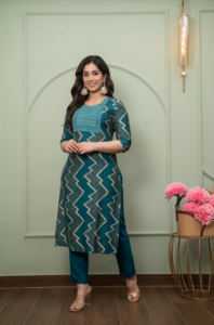 fashor Women's Cotton Geometric Regular Kurta Silk Blend Blue Dyed/ Washed Kurta Pants With Dupatta Set - Product Image 3