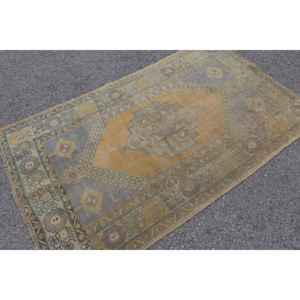 Alfombra Vintage de 3.6x6 pies (110x183 cm), Alfombra Turca Marrón de Lana Sólida - Product Image 1