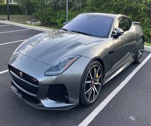 BEST SELLING 2017 Jaguar F-Type SVR Coupé, V8 suralimenté, transmission intégrale - Product Image 4