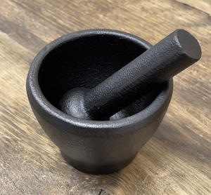 Mortier et pilon en fonte écologique Tayyab Handicraft, élégant, pour les herbes et les épices - Product Image 3