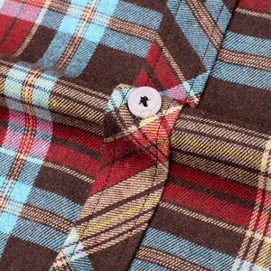 Camisa de Franela Cálida y Suave con un Elegante Diseño a Cuadros, Camisa de Franela Atemporal con un Ajuste Cómodo para Uso Diario - Product Image 4