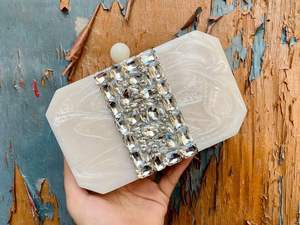 Bolso de Mano Tipo Clutch de Cuero Auténtico con Diseño de Cuerno Hecho a Mano en Color Marrón Claro, Estilo Animal, Redondo, Tacto Real, para Bodas, Personalizado para Mujer, Promocional - Product Image 4