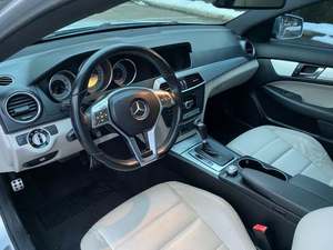Mercedes-Benz C 250 Coupé 2011 / Disponible para la Venta con Bajo Kilometraje, Motor de Gasolina, Auto Usado en Excelentes Condiciones y Sin Accidentes - Product Image 5